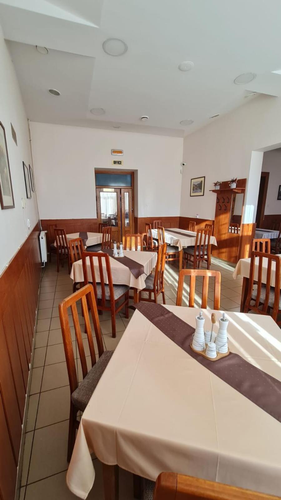 מיירקורה-צ'וק Pensiunea Korona And Restaurant מראה חיצוני תמונה